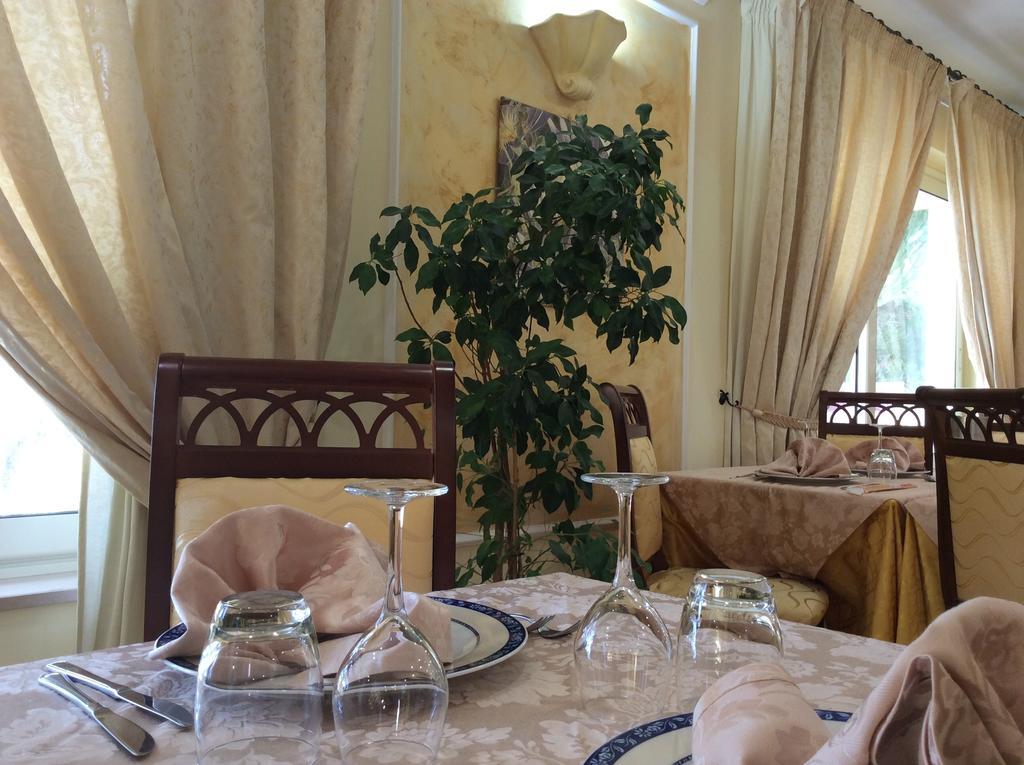 Cridda Hotel & Restaurant Gizzeria Luaran gambar
