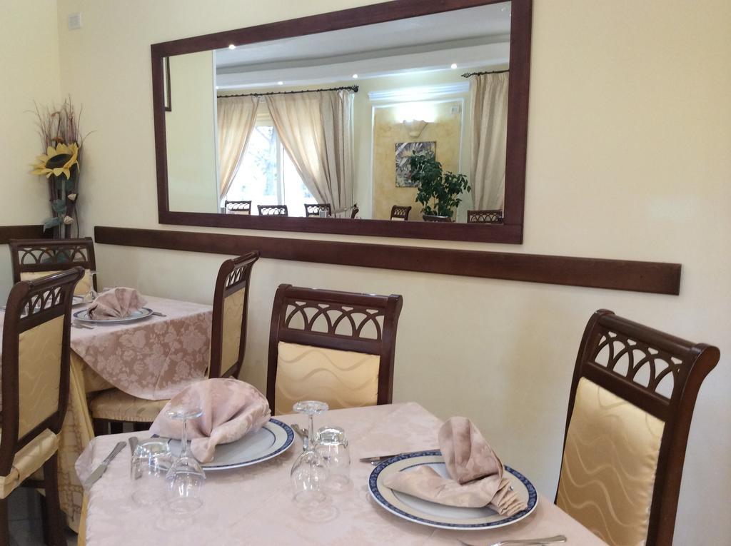 Cridda Hotel & Restaurant Gizzeria Luaran gambar