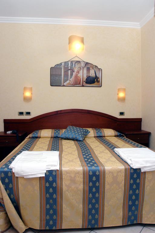 Cridda Hotel & Restaurant Gizzeria Bilik gambar