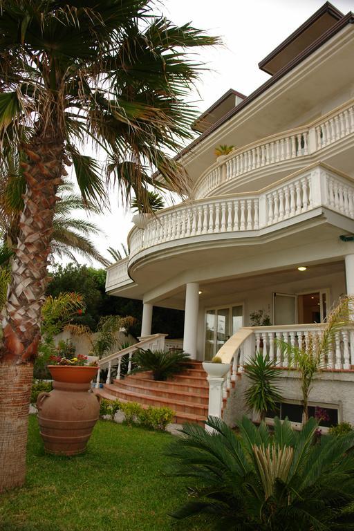 Cridda Hotel & Restaurant Gizzeria Luaran gambar
