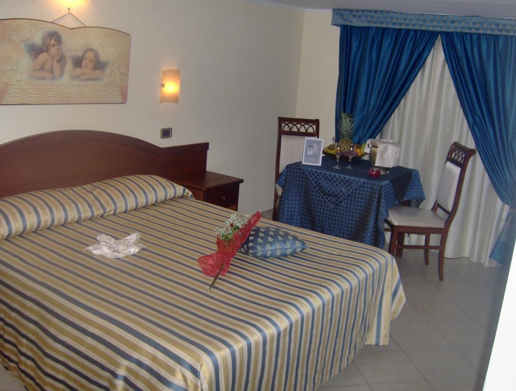 Cridda Hotel & Restaurant Gizzeria Luaran gambar