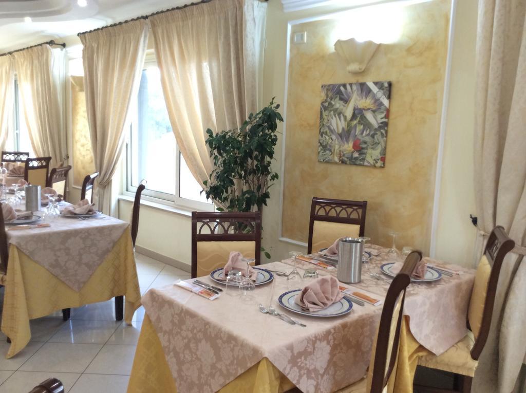 Cridda Hotel & Restaurant Gizzeria Luaran gambar